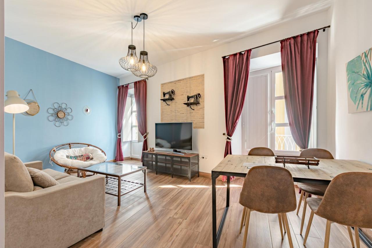 Green-Apartments Mansion Blue Catedral إشبيلية المظهر الخارجي الصورة