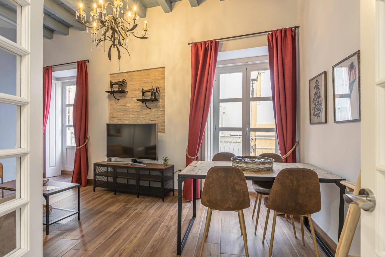 Green-Apartments Mansion Blue Catedral إشبيلية المظهر الخارجي الصورة